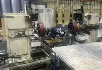 Máquina de estricção de cabeça dupla